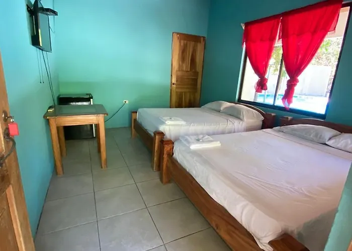 Pensión Cabinas La Casona Del Pirata La Cruz (La Cruz)
