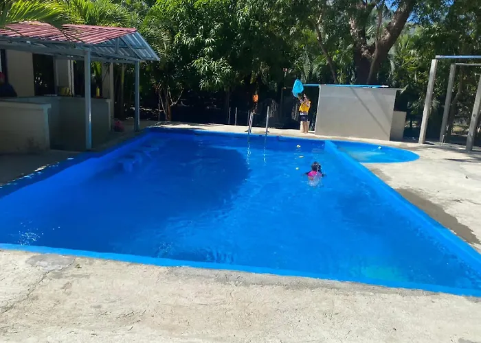 Cabinas La Casona Del Pirata *